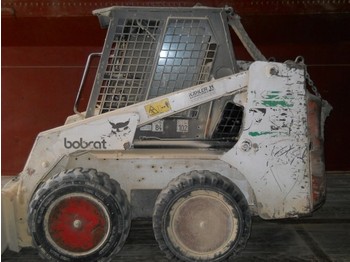 Bobcat 751 - Kompaktlastare/ Slirstyrda lastare