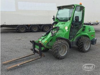  Avant 750 Compact Loader with cab and the telescopic boom - Hjullastare