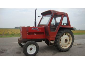 Traktor FIAT 780: bild 1