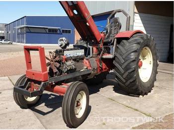 International 1246 - Traktor