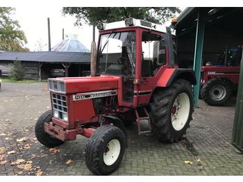 International 743xl  - Traktor
