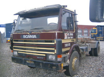 SCANIA  - Containerbil/ Växelflak lastbil
