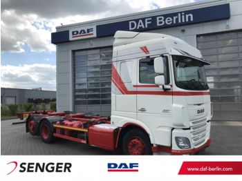 Containerbil/ Växelflak lastbil DAF XF 460 FAR Space Cab, Langendorf BDF Wechselsyst: bild 1